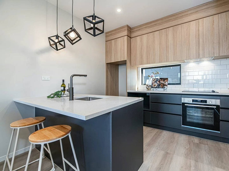 Single Black Pendant Light P134 - Galaxy Lighting NZ