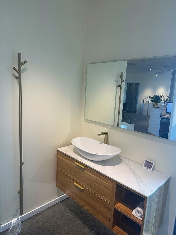 Minimalist Vertical Wall-Mounted Towel Rack -Gold Heated Towel Rail - Galaxy Lighting NZ